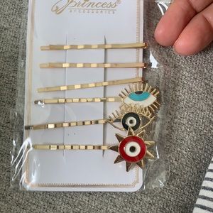 New with tag 6 pieces of Evil eye hair clips